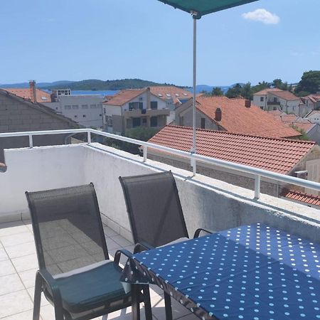 Apartments Suri Vodice Bagian luar foto