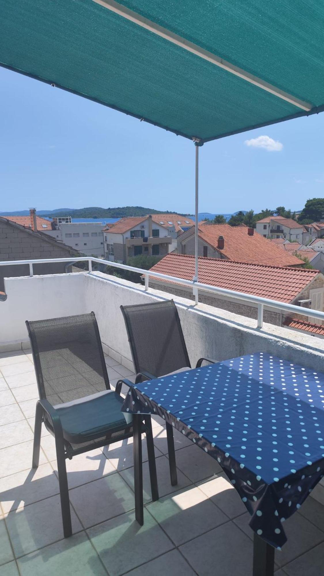 Apartments Suri Vodice Bagian luar foto