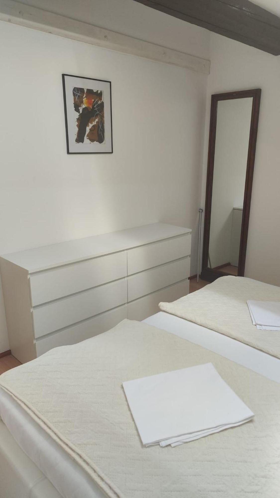 Apartments Suri Vodice Bagian luar foto