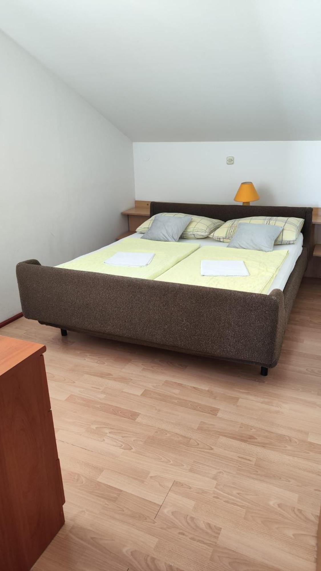 Apartments Suri Vodice Bagian luar foto