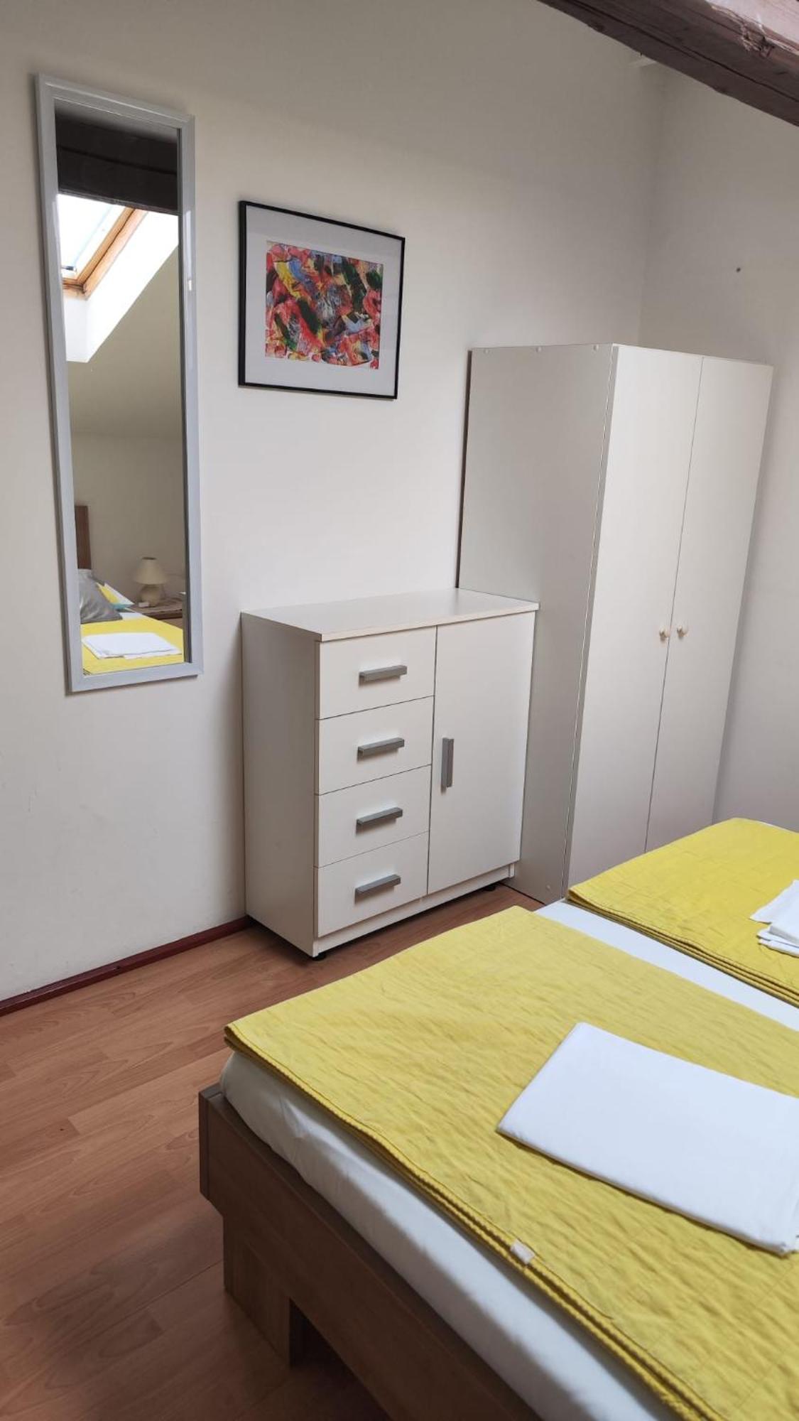 Apartments Suri Vodice Bagian luar foto